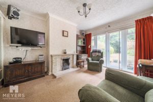 Dining Room / Additional Sitting Room- click for photo gallery
